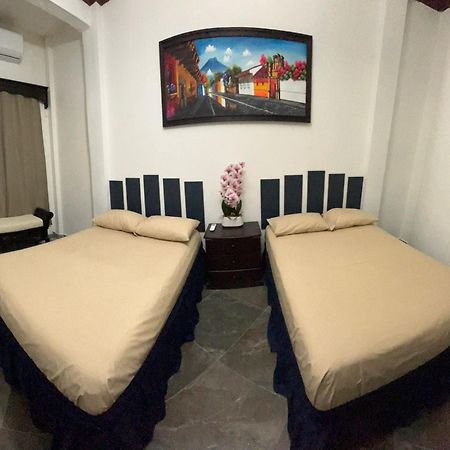 פלורס Hostal Casa De Grethel מראה חיצוני תמונה