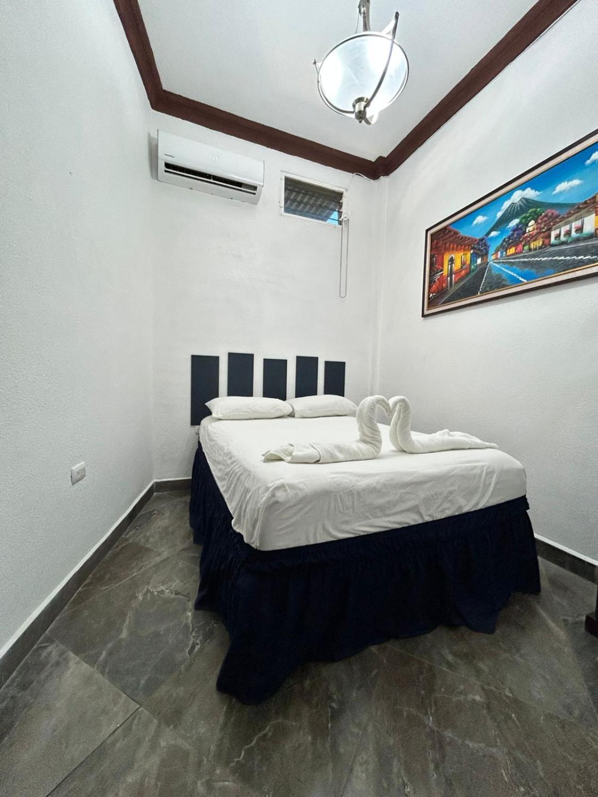 פלורס Hostal Casa De Grethel מראה חיצוני תמונה