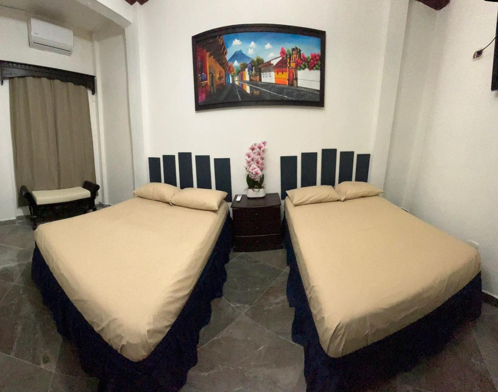 פלורס Hostal Casa De Grethel מראה חיצוני תמונה