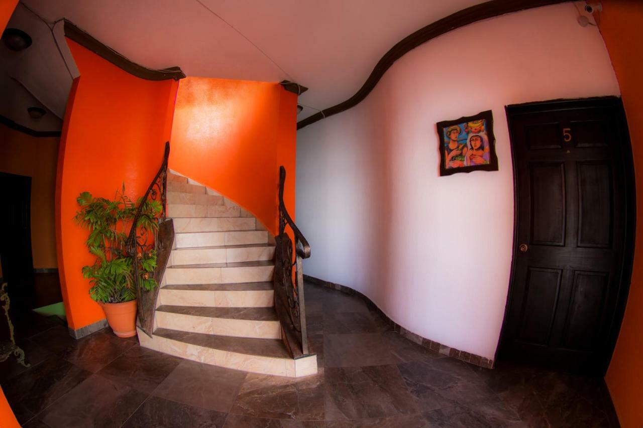 פלורס Hostal Casa De Grethel מראה חיצוני תמונה