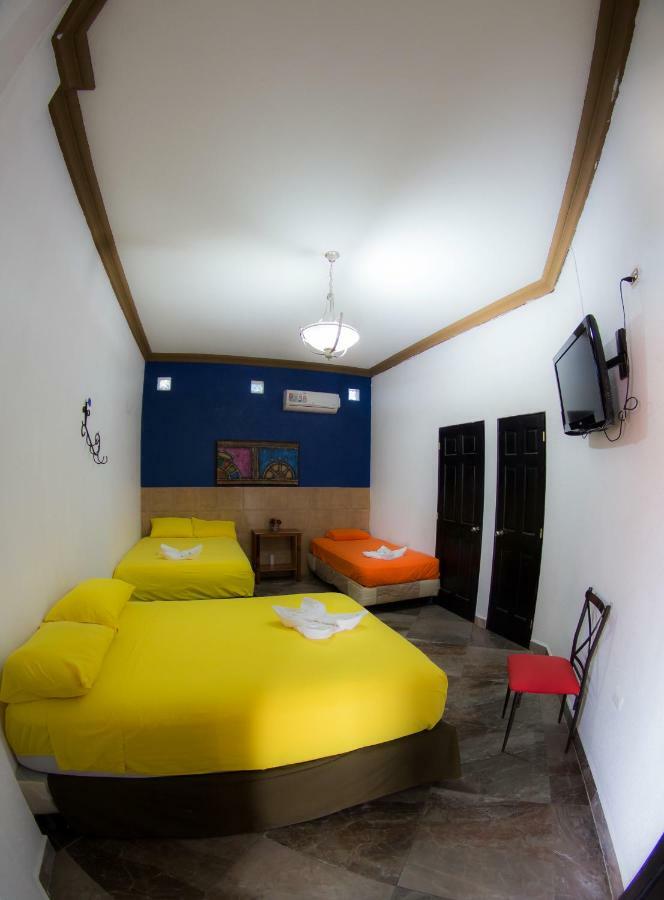 פלורס Hostal Casa De Grethel מראה חיצוני תמונה