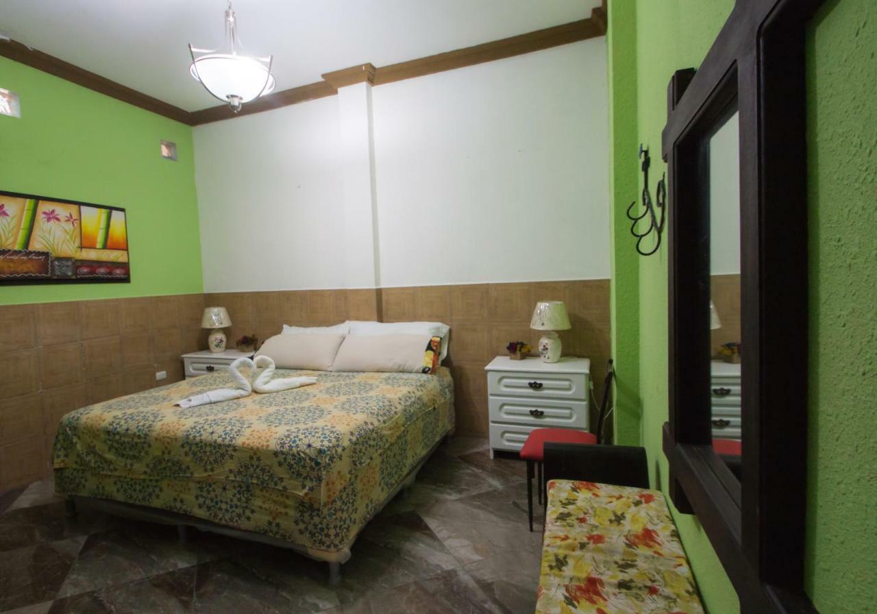 פלורס Hostal Casa De Grethel מראה חיצוני תמונה