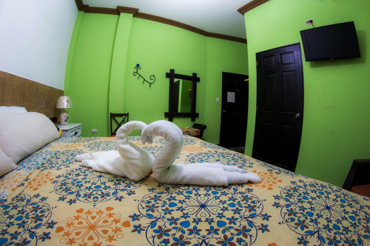 פלורס Hostal Casa De Grethel מראה חיצוני תמונה