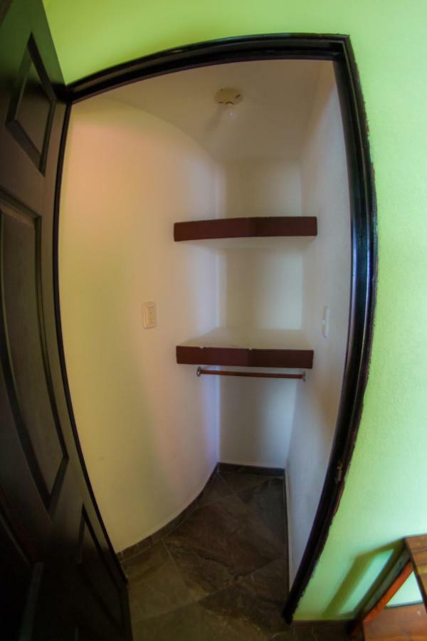 פלורס Hostal Casa De Grethel מראה חיצוני תמונה
