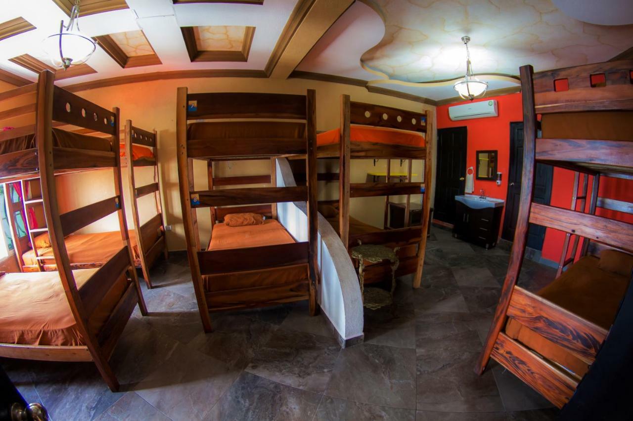 פלורס Hostal Casa De Grethel מראה חיצוני תמונה
